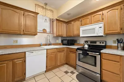 576 Fairmount St, Woonsocket, RI 02895 - Photo 5