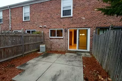 36 Williamsburg #36, Springfield, MA 01108 - Photo 9