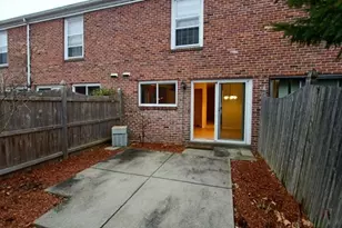 36 Williamsburg, Springfield, MA 01108 - Photo 9