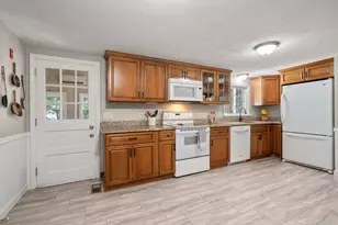 30 Whip O Will Ln, Milford, MA 01757 - Photo 11