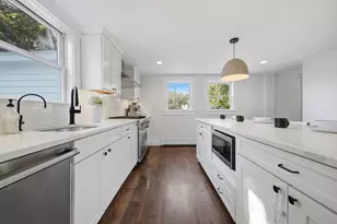 105 Bow St, Peabody, MA 01960 - Photo 7