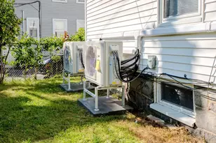 12 Ives St, Worcester, MA 01603 - Photo 5