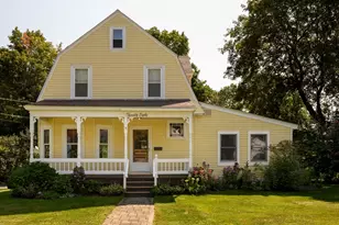 28 Holt Rd, Holden, MA 01520 - Photo 1