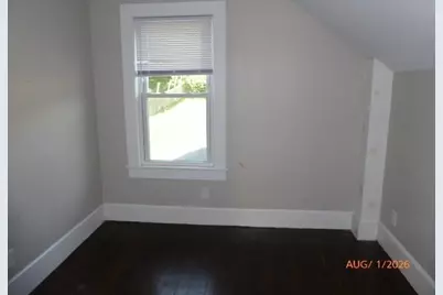 24 Pendleton Ave, Chicopee, MA 01020 - Photo 7