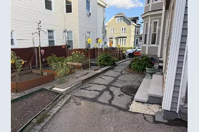 61 Butterfield St, Lowell, MA 01854 - Photo 29