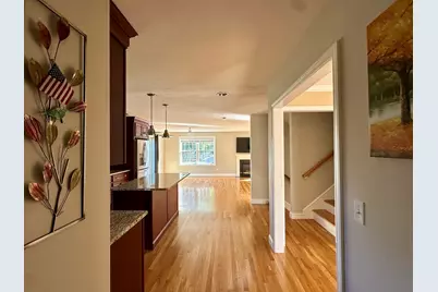 33 Belmont St, Reading, MA 01867 - Photo 9