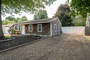 42 Avery St, Ipswich, MA 01938 - Photo 3