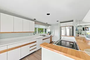 42 N Shore Dr, Dartmouth, MA 02748 - Photo 13