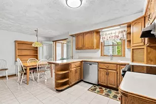 36 Pine St, Berkley, MA 02779 - Photo 15
