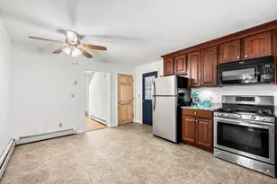 21 Chester St, Amesbury, MA 01913 - Photo 5