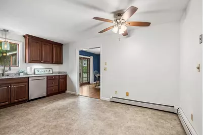 21 Chester St, Amesbury, MA 01913 - Photo 3