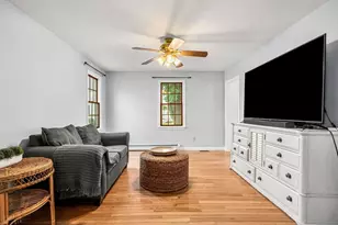 21 Chester St, Amesbury, MA 01913 - Photo 11