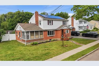 76 Woodcliff Rd, Quincy, MA 02169 - Photo 3