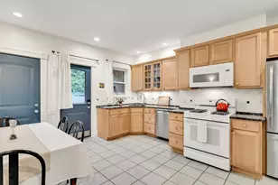 124 Chestnut St, Brookline, MA 02445 - Photo 17