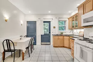 124 Chestnut St, Brookline, MA 02445 - Photo 3