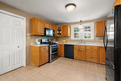 8 Cardinal, Worcester, MA 01602 - Photo 3