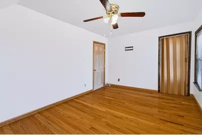 112 Quebec St, Lowell, MA 01852 - Photo 17