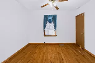 112 Quebec St, Lowell, MA 01852 - Photo 7