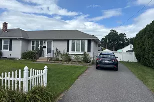 16 Kaveney St, Chicopee, MA 01020 - Photo 5