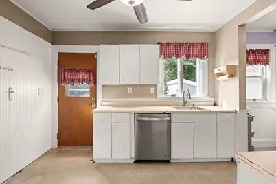8 Palmer Ave, Saugus, MA 01906 - Photo 19