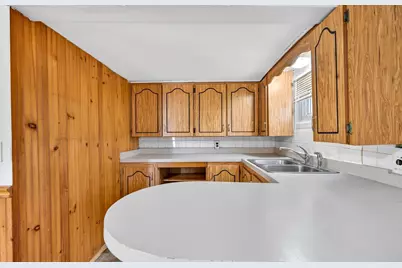 40 Moran St, Gardner, MA 01440 - Photo 5