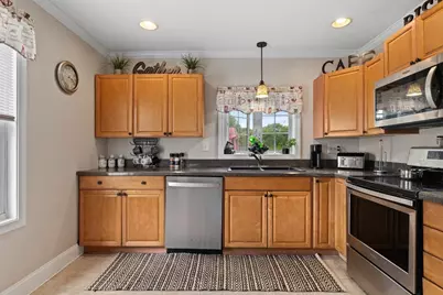 114 Cogswell St, Haverhill, MA 01832 - Photo 9