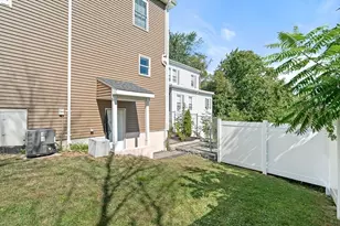 3 Burnham St, Revere, MA 02151 - Photo 27
