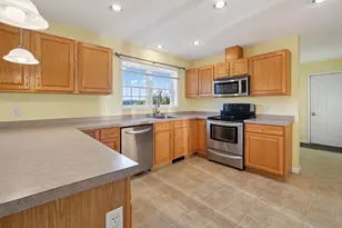 36 McIntyre Rd, Oxford, MA 01537 - Photo 9