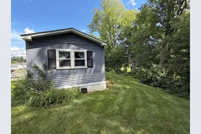 39 First Ave, Westfield, MA 01085 - Photo 3