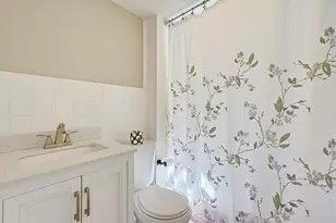 20 Marble St, Gloucester, MA 01930 - Photo 17