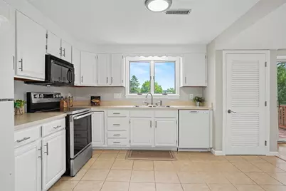 13 Brandee Ln #24, Methuen, MA 01844 - Photo 5