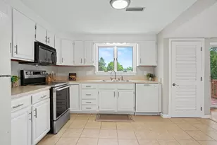 13 Brandee Ln, Methuen, MA 01844 - Photo 5