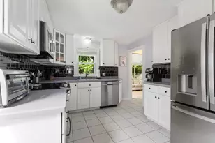 4 Maxdale Rd, Worcester, MA 01602 - Photo 3