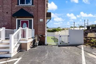 37 Stevens St, Haverhill, MA 01830 - Photo 1