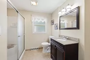 51 Broad St, Billerica, MA 01821 - Photo 13