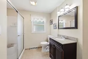 51 Broad St, Billerica, MA 01821 - Photo 13