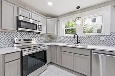 43 Eddywood St, Springfield, MA 01118 - Photo 7