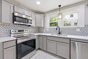 43 Eddywood St, Springfield, MA 01118 - Photo 7