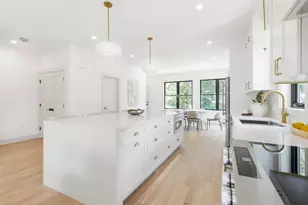 28 Howard St, Waltham, MA 02451 - Photo 3