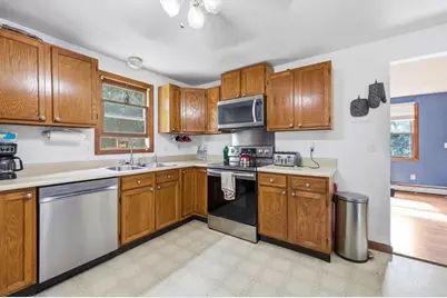 28 Old Thompson St, Palmer, MA 01069 - Photo 5