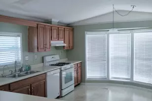 16 Hemlock St, Rockland, MA 02370 - Photo 5