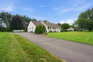 31 Deborah Ln, Westfield, MA 01085 - Photo 3