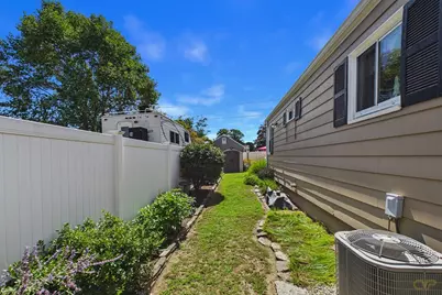 118 Somerset St, New Bedford, MA 02745 - Photo 31