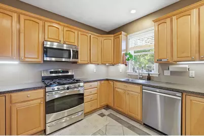 648 Merrimack Ave, Dracut, MA 01826 - Photo 11