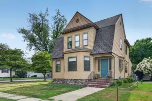 33 Lexington Ave, Haverhill, MA 01835 - Photo 1