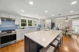 25 Clearwater Dr, Westwood, MA 02090 - Photo 3