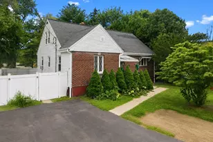 26 Beulah St, Framingham, MA 01701 - Photo 1