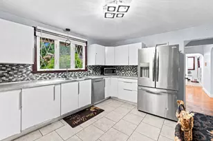 26 Beulah St, Framingham, MA 01701 - Photo 5