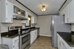23 Beyer Dr, Easthampton, MA 01027 - Photo 3
