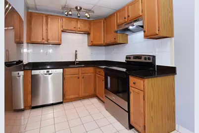 64 Foster St #301, Peabody, MA 01960 - Photo 9